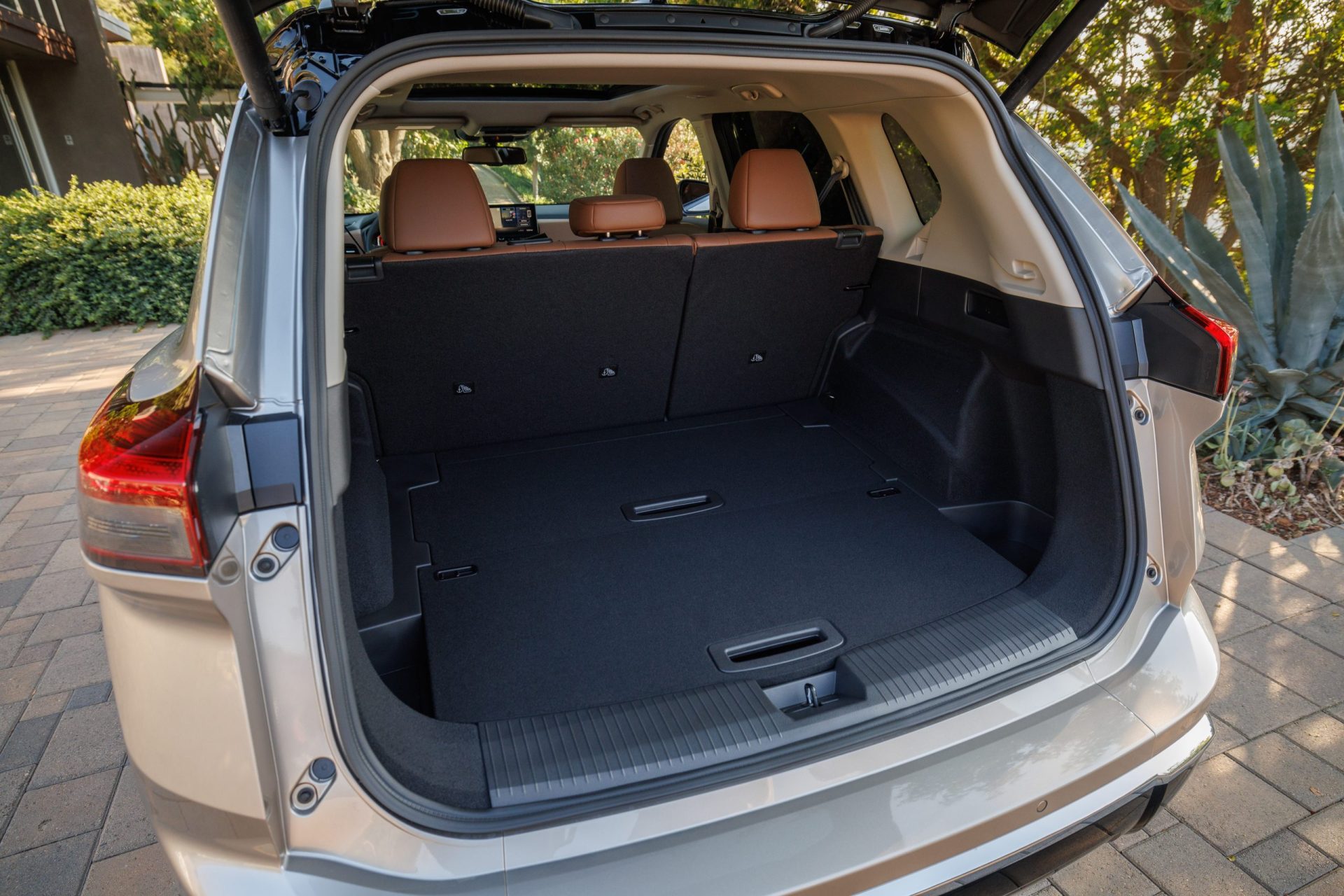 nissan-shawinigan-rogue-2025-ouverture-du-coffre